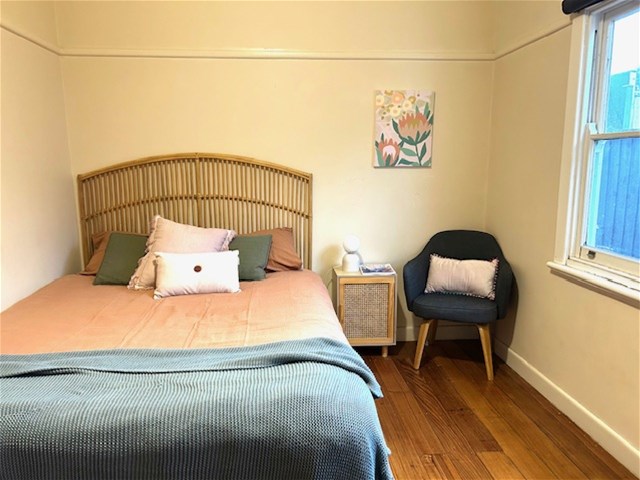 Charming Family Home with Room 8