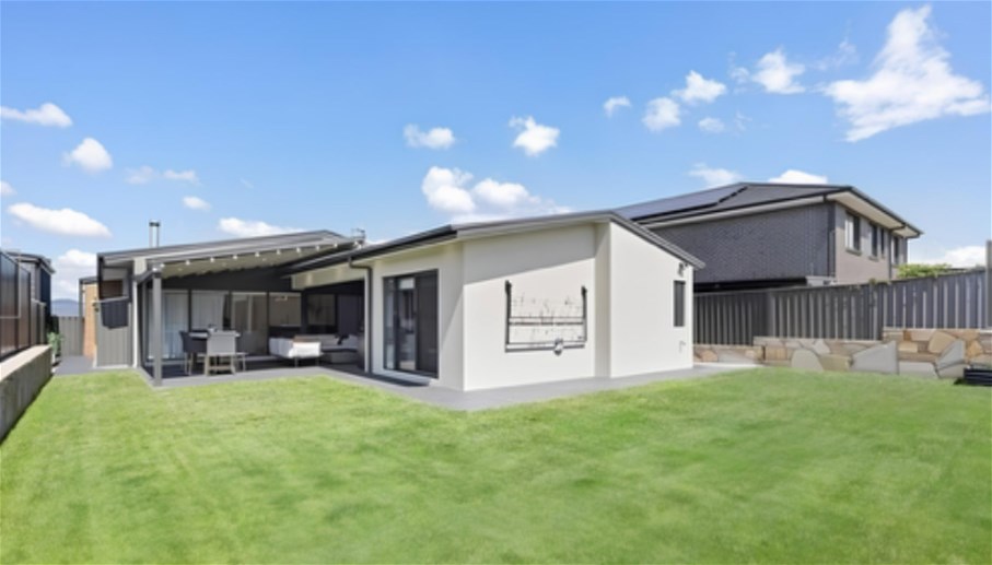 “Stunning Family Home in the 12
