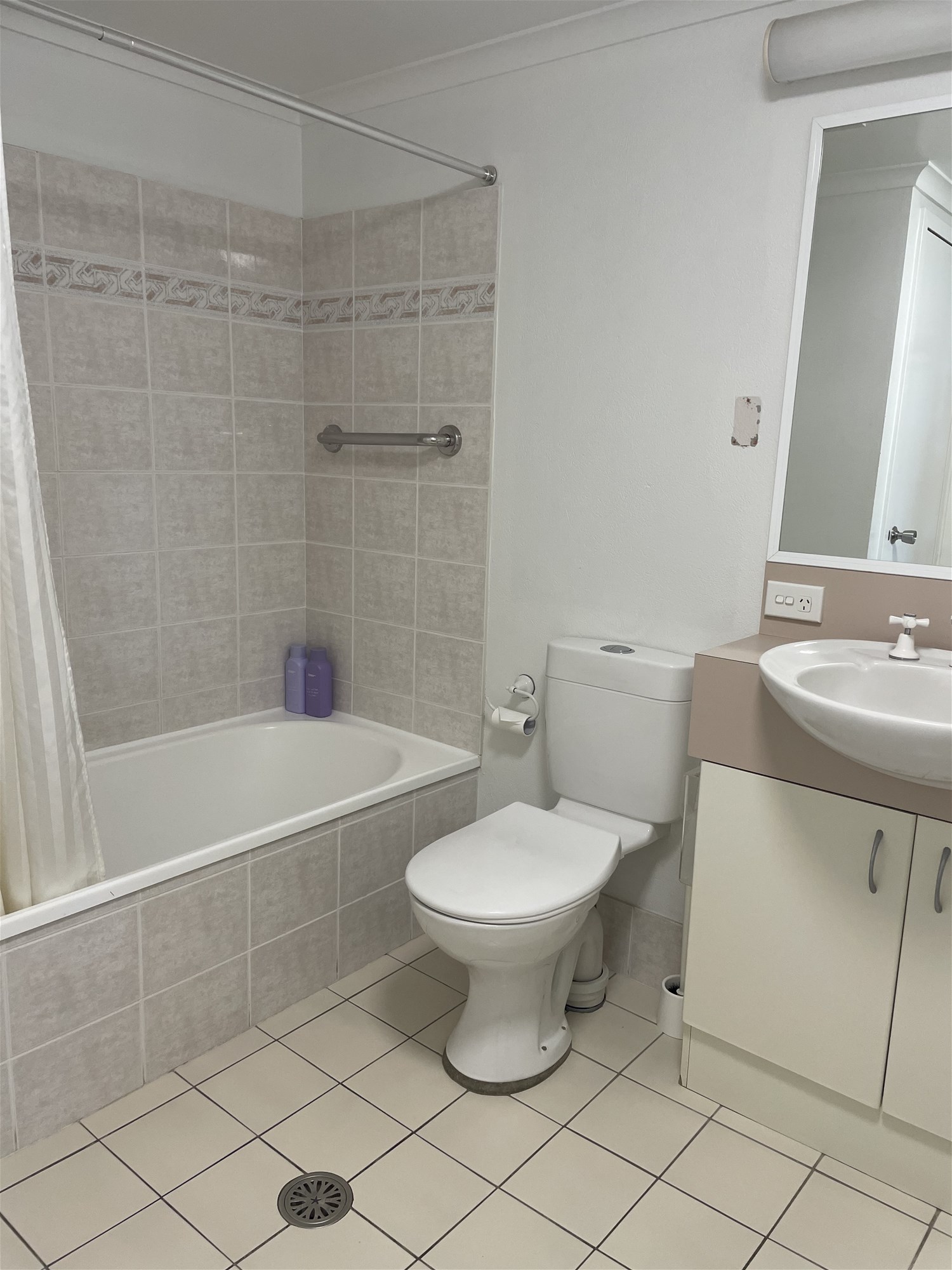 Large lakefront studio apartment at 5