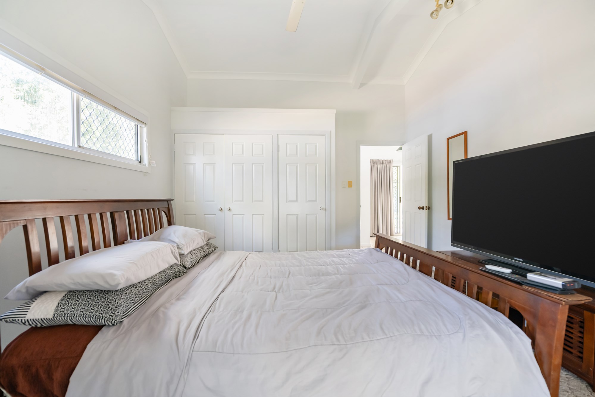 Beautiful Family Home on Acreage 12
