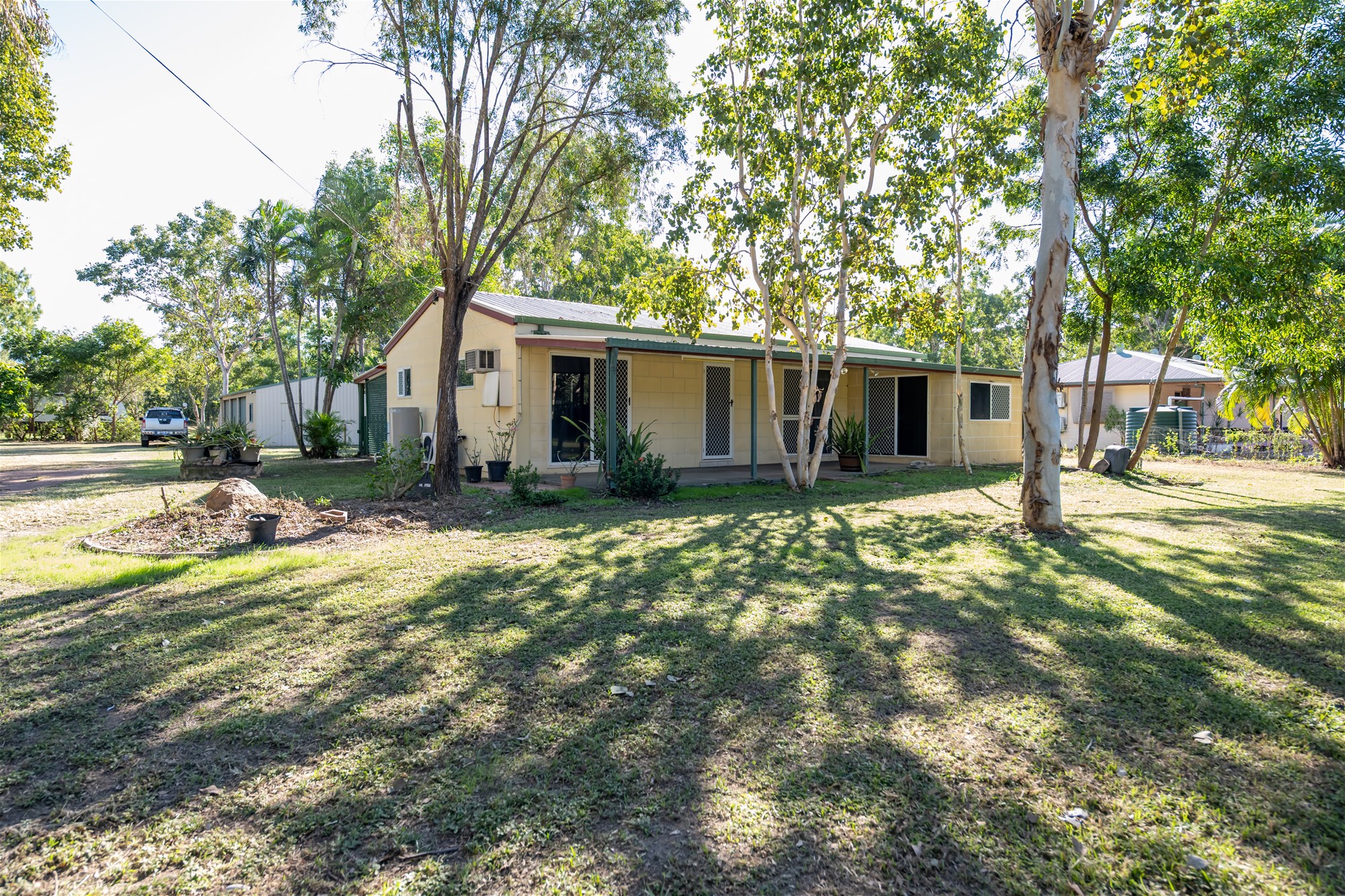 Beautiful Family Home on Acreage 2