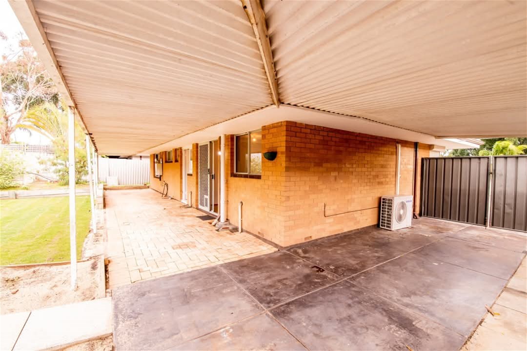Beautiful family home or investors 13