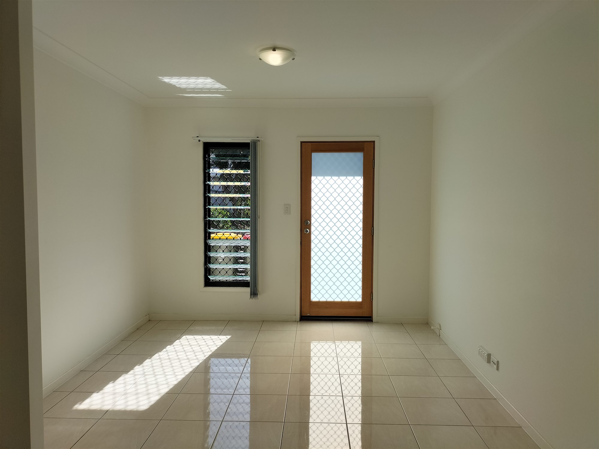 Modern Home in Sought-After Fitzgibbon 2