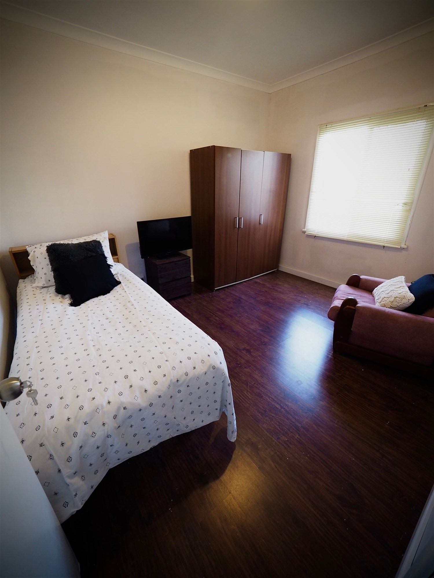 🏡 Spacious Home in a 11