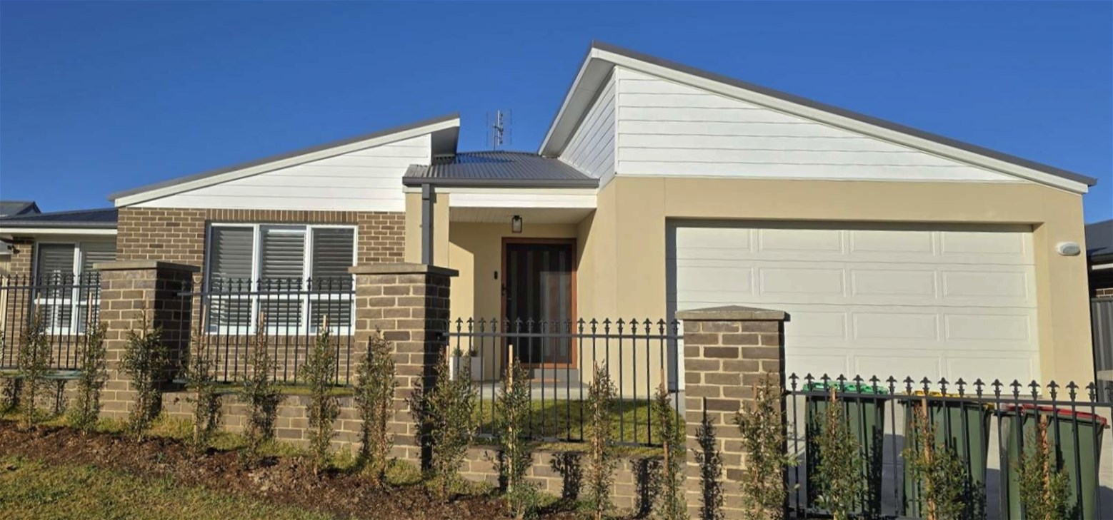 Modern low-maintenance home