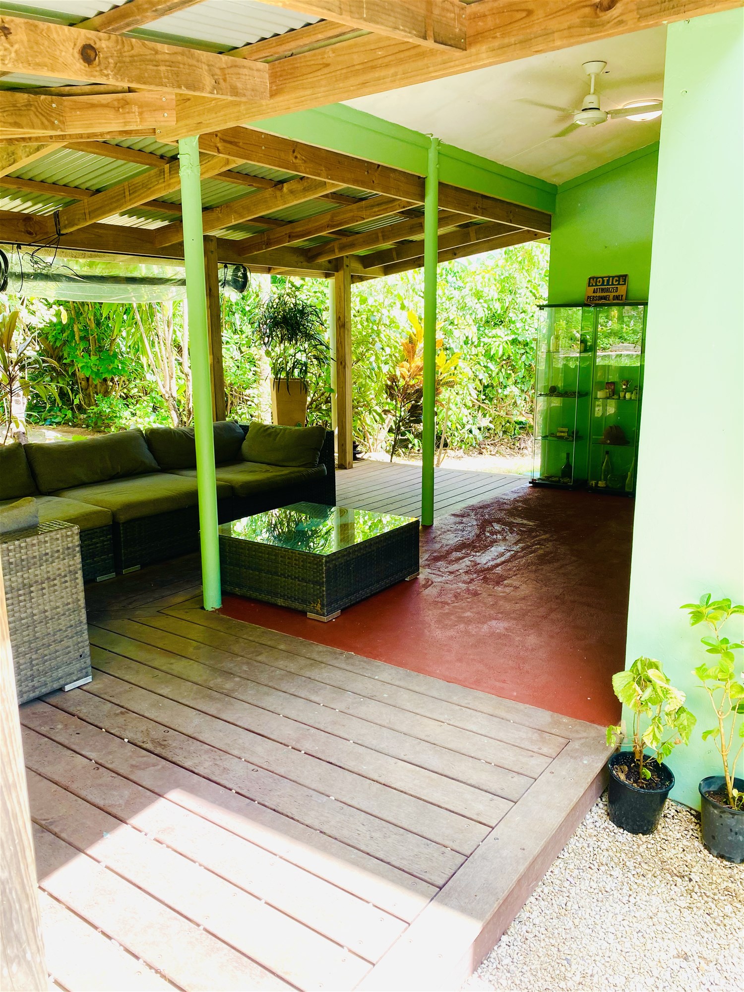 “Island Paradise Living: Charming Studio 2