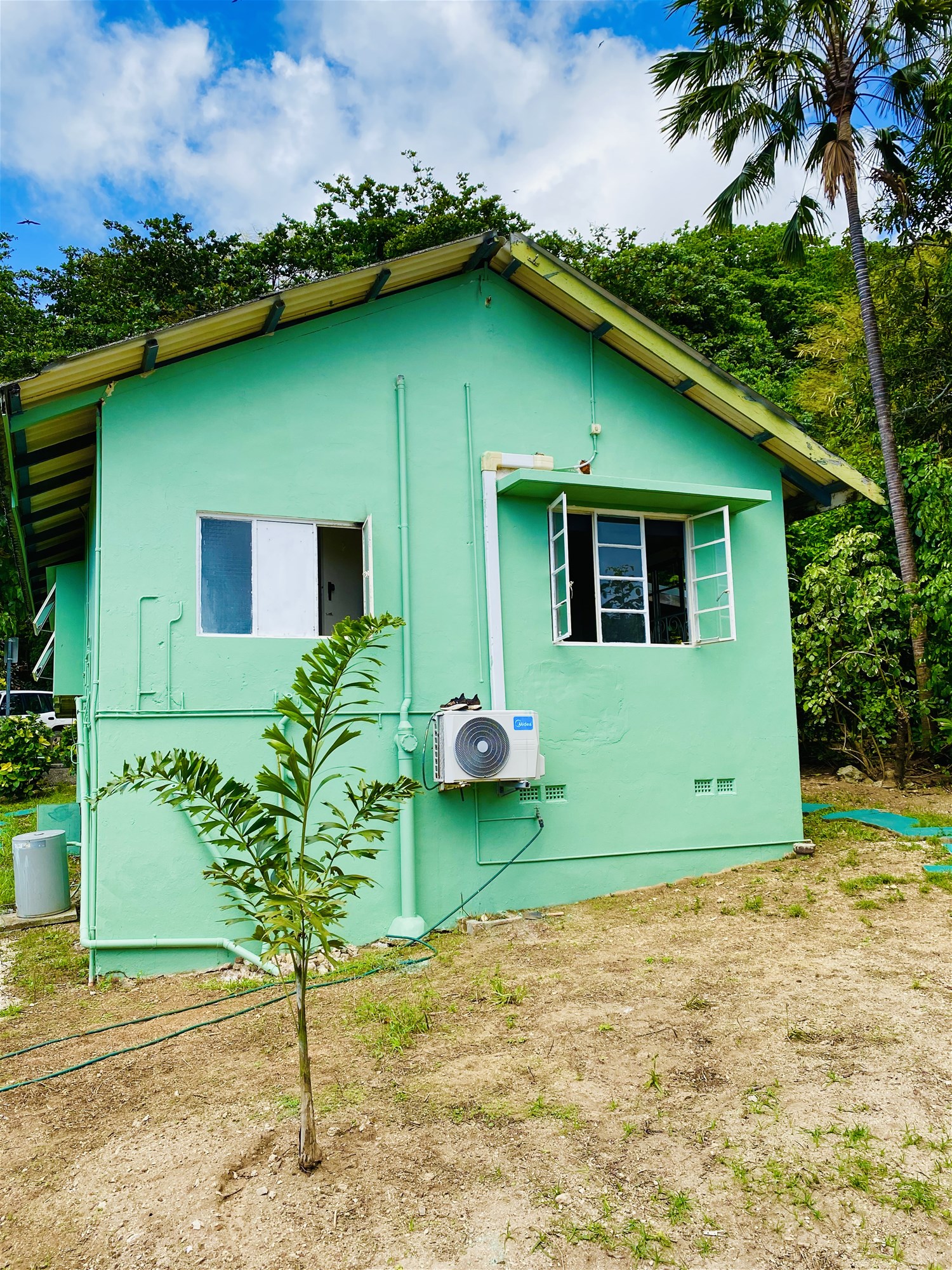 “Island Paradise Living: Charming Studio 13