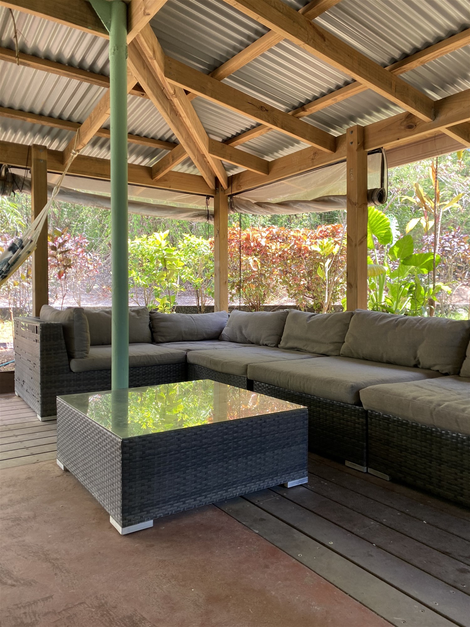 “Island Paradise Living: Charming Studio 14