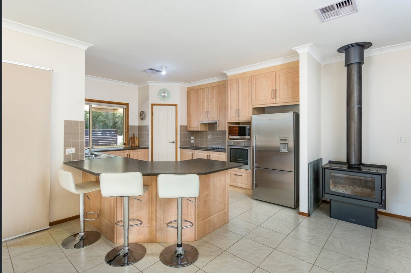 Ideal Spacious Family Home In 7