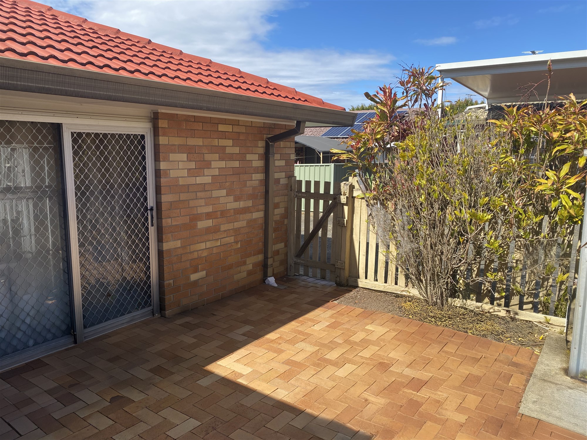 2 Bedroom Townhouse in Leafy 9