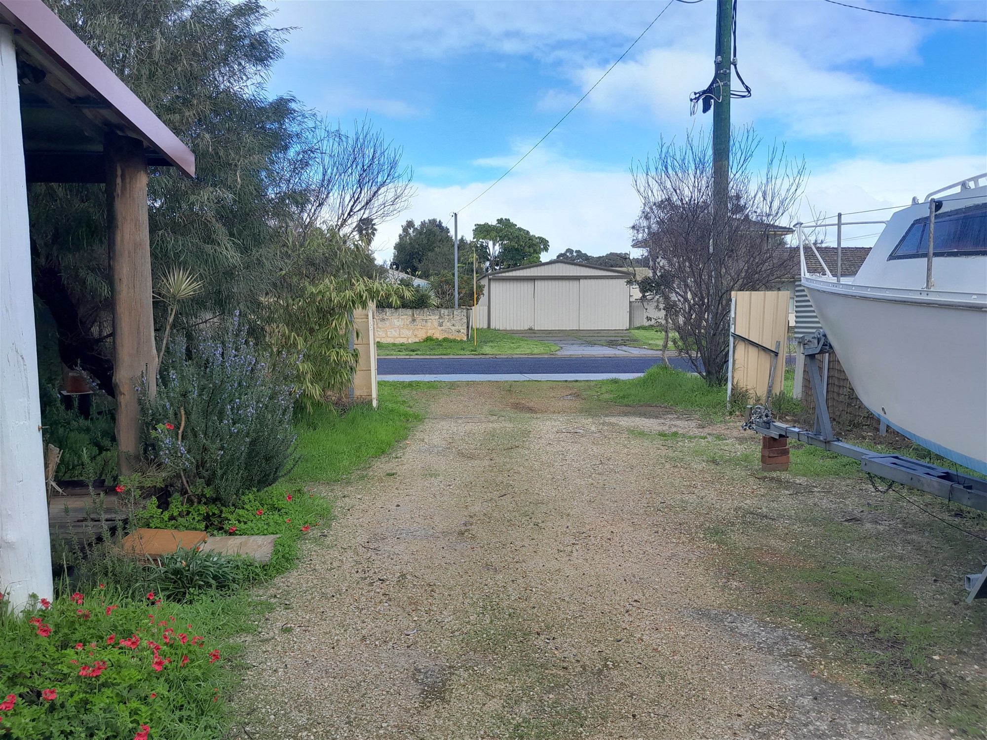 HOME FOR SALE 4/5/6 beds 15