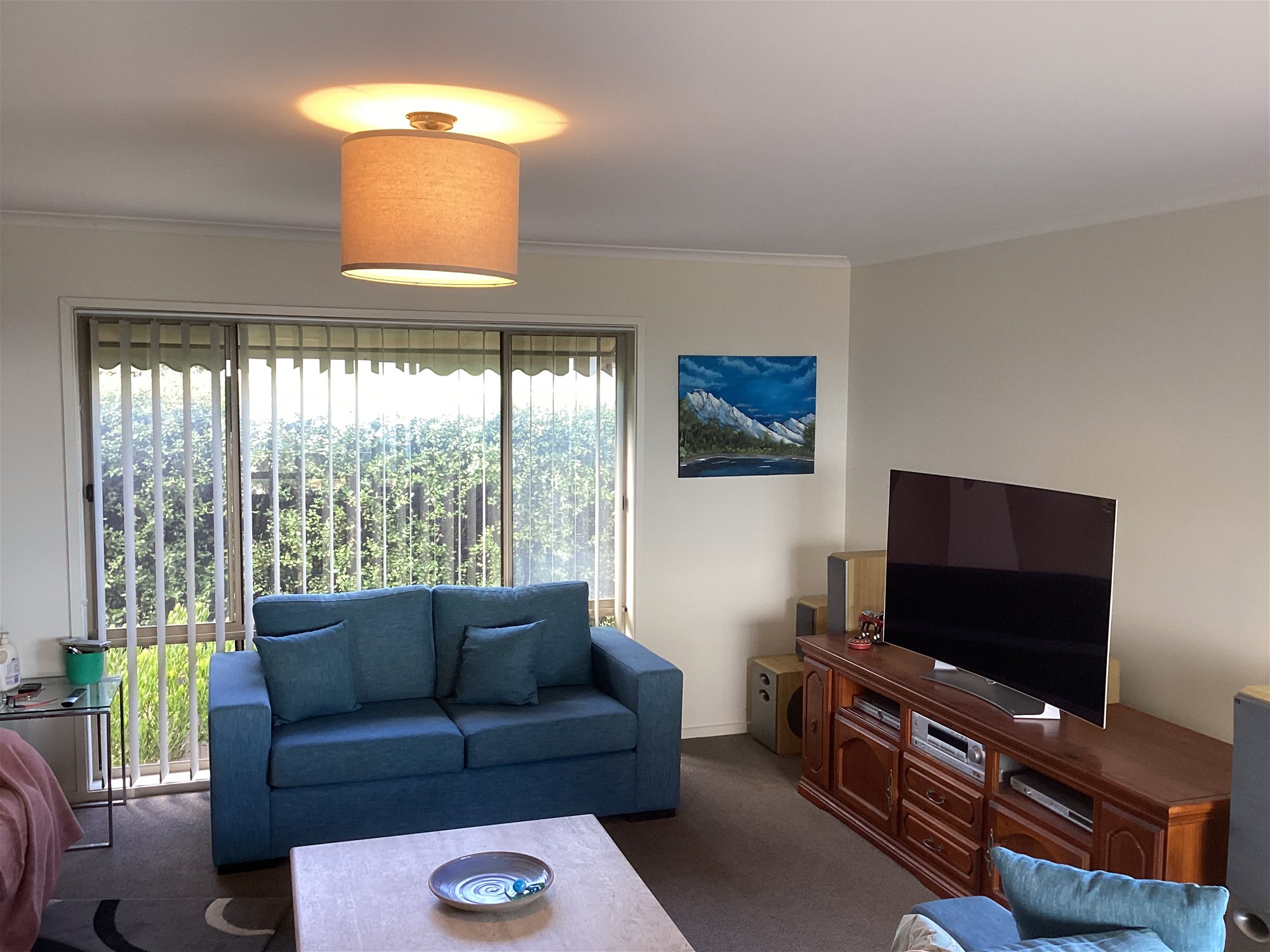 “Stunning Coastal Retreat: Immaculate House 15