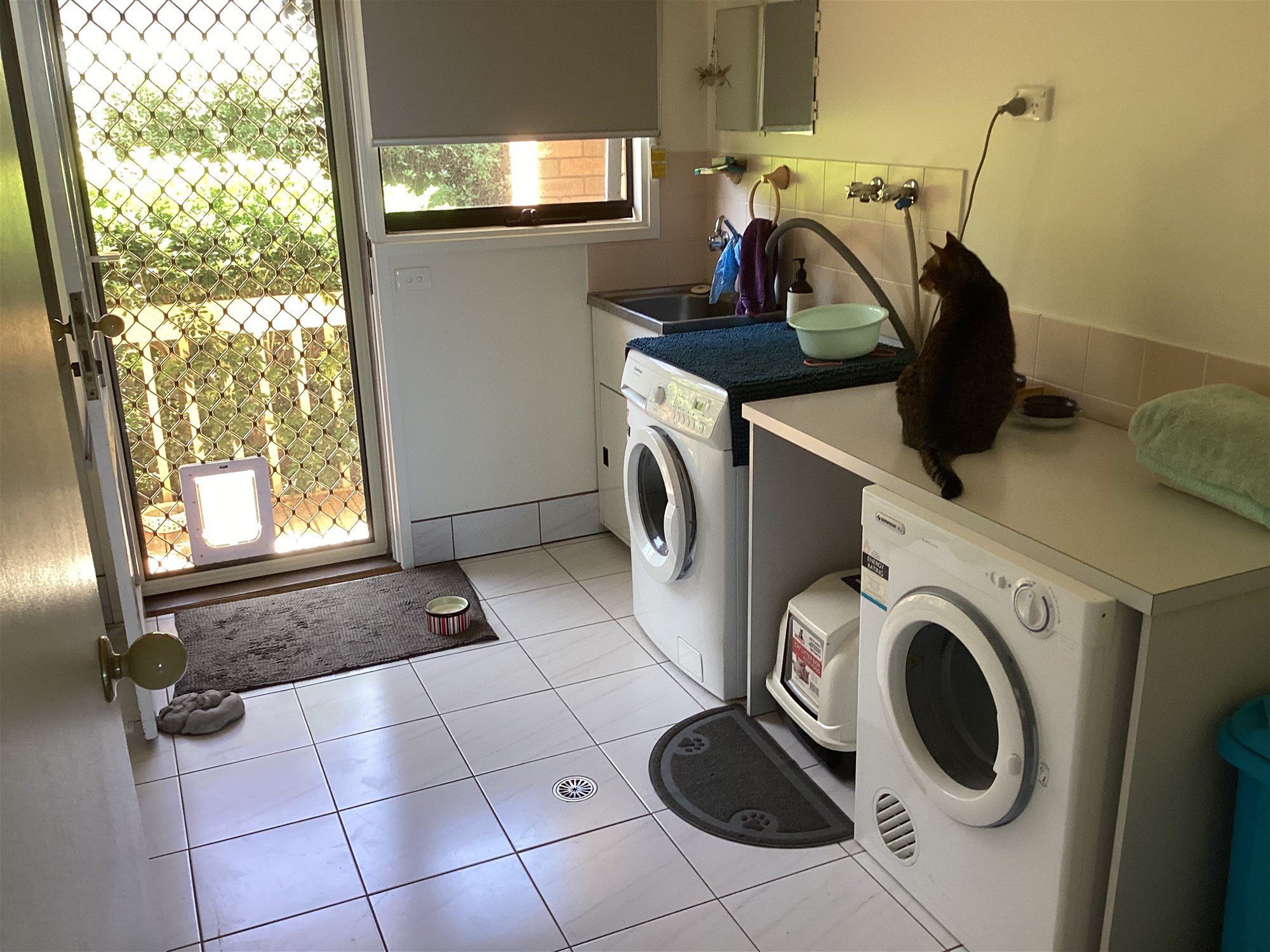 “Stunning Coastal Retreat: Immaculate House 33