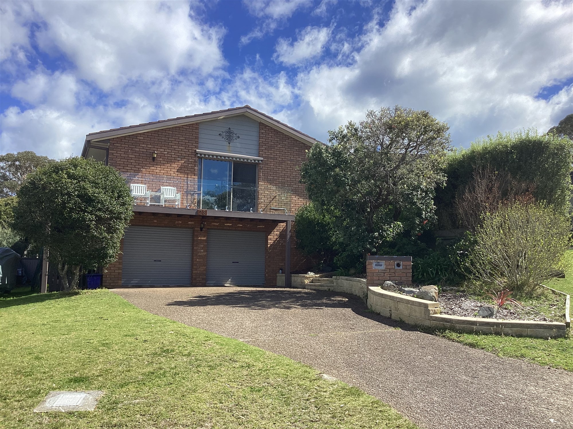 “Stunning Coastal Retreat: Immaculate House 7