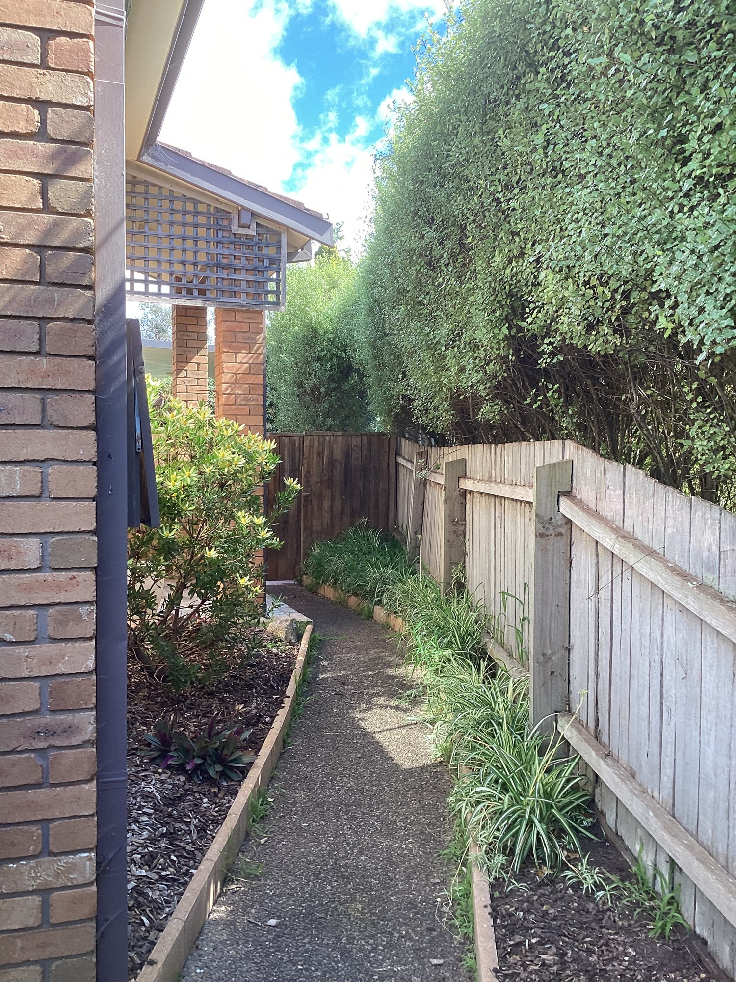 “Stunning Coastal Retreat: Immaculate House 45