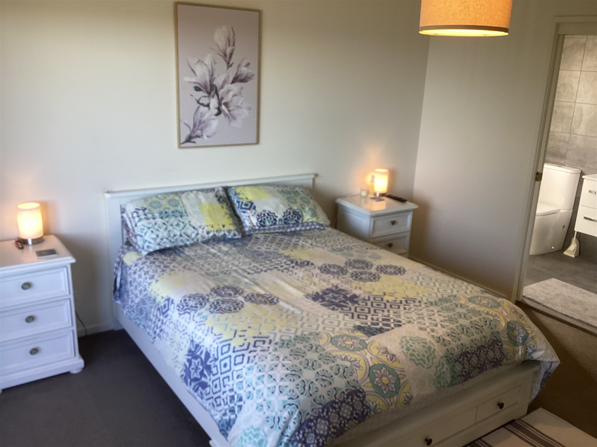 “Stunning Coastal Retreat: Immaculate House 21