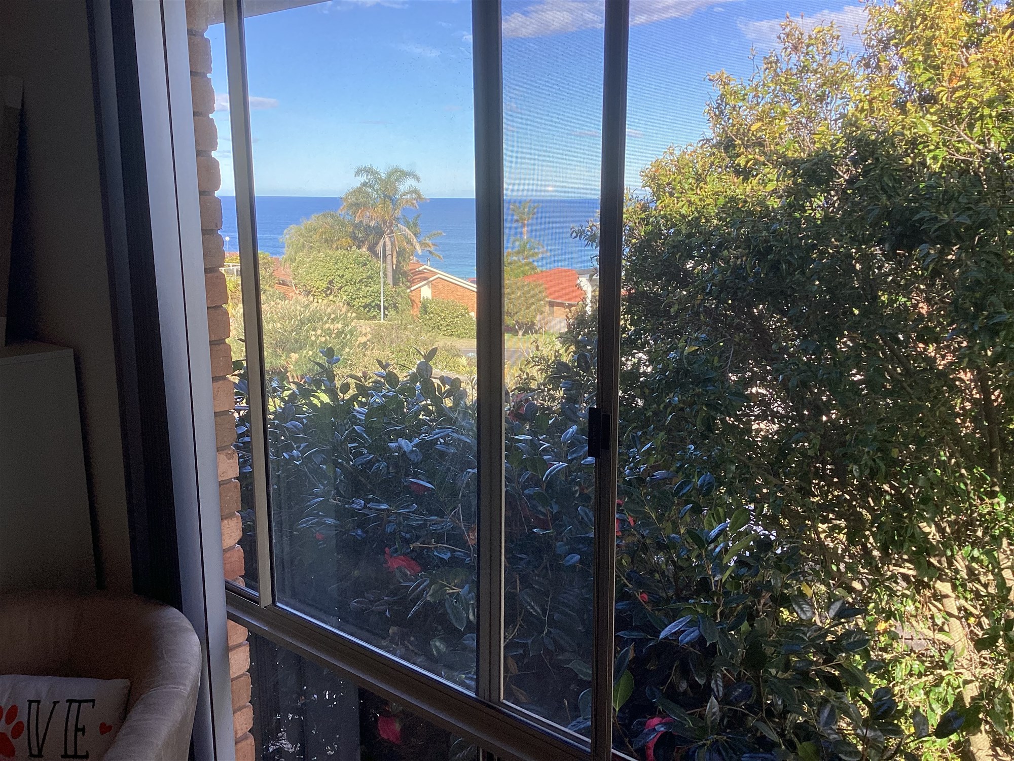 “Stunning Coastal Retreat: Immaculate House 22