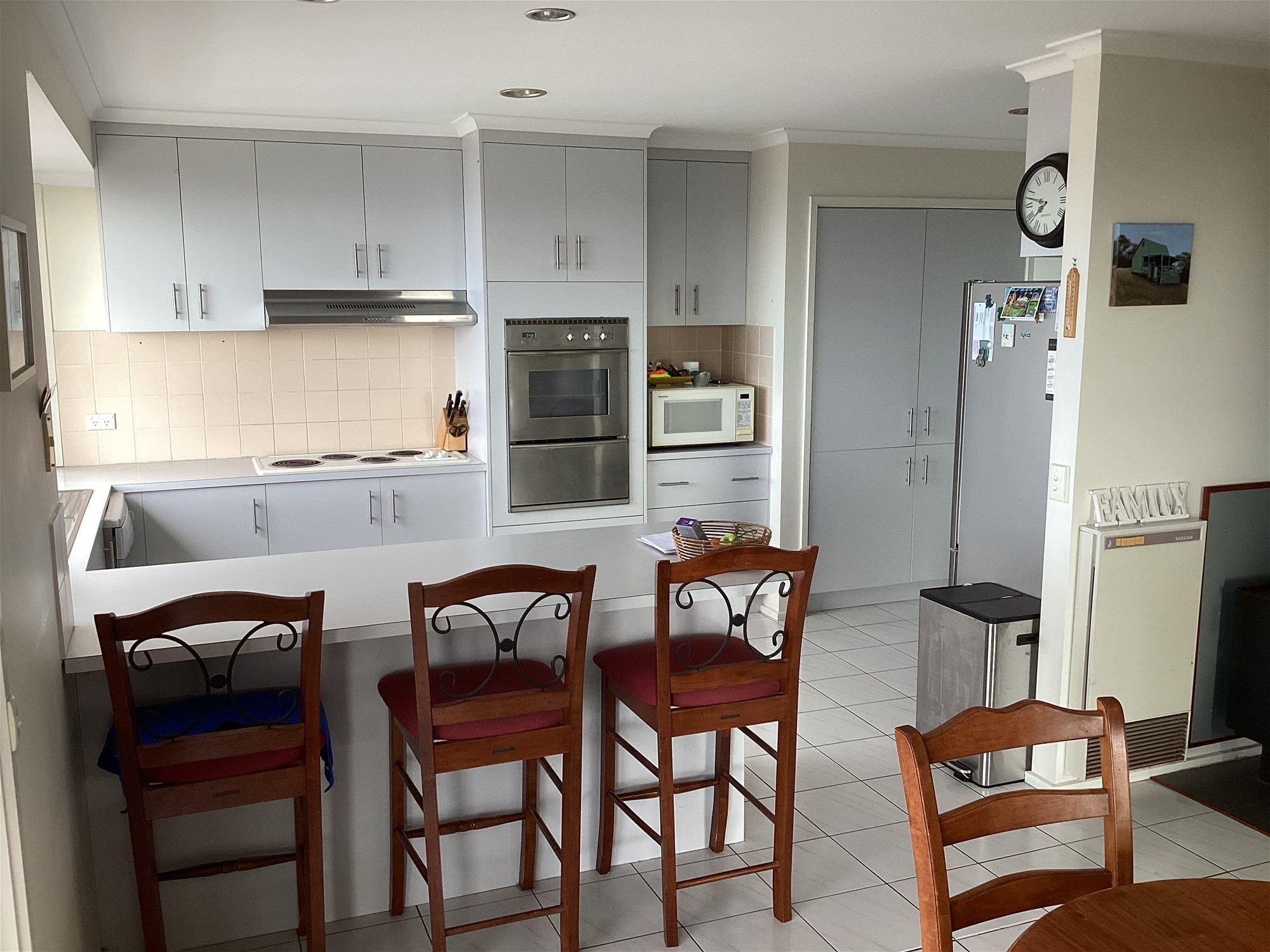 “Stunning Coastal Retreat: Immaculate House 12