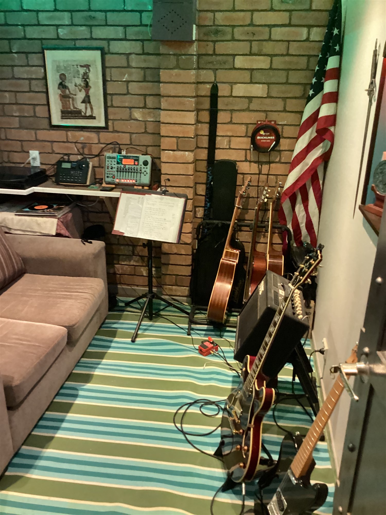 “Stunning Coastal Retreat: Immaculate House 47