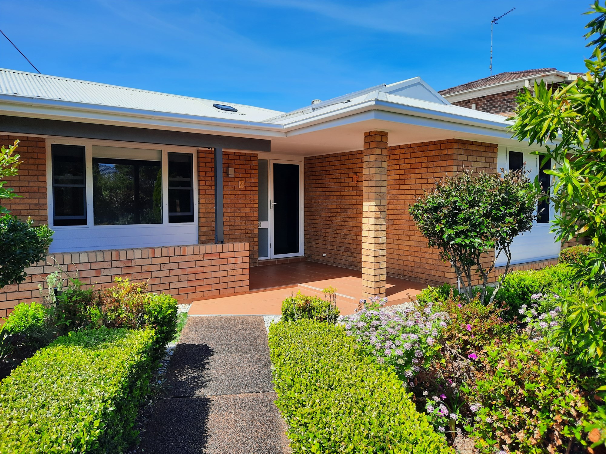 Spacious eco friendly house near 48