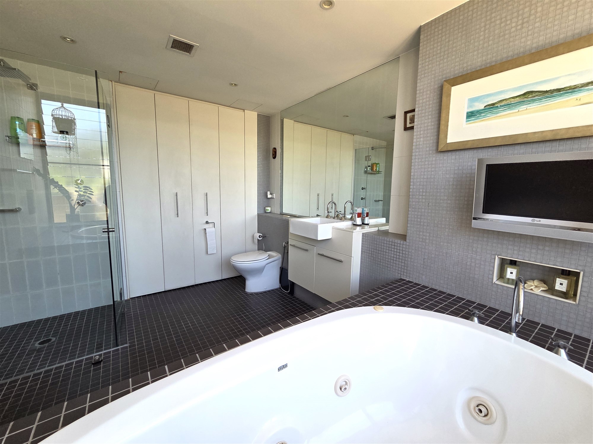 Luxury Dual-Level Penthouse Living with 13