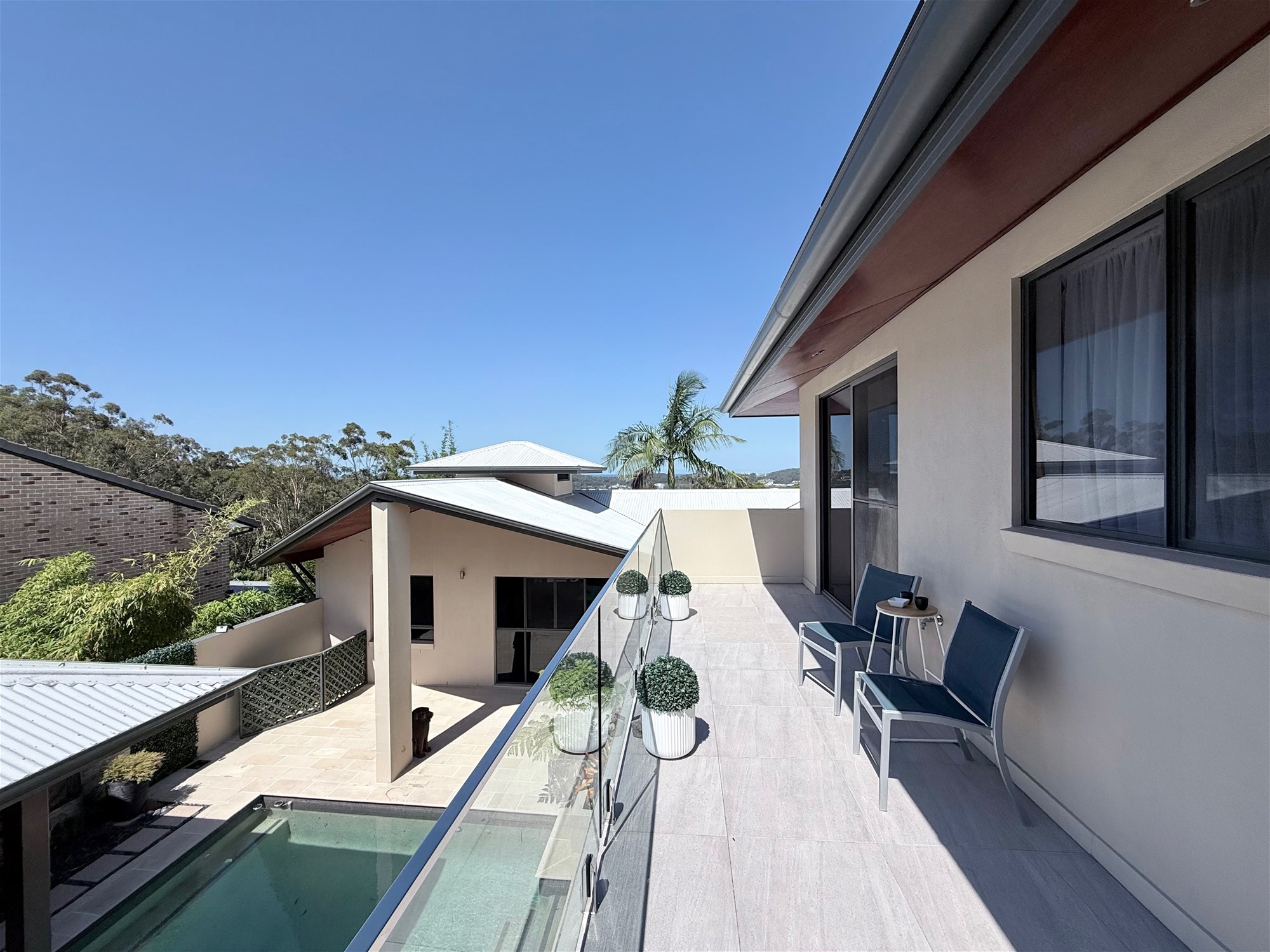 ACREAGE LIFESTYLE CLOSE TO THE 31