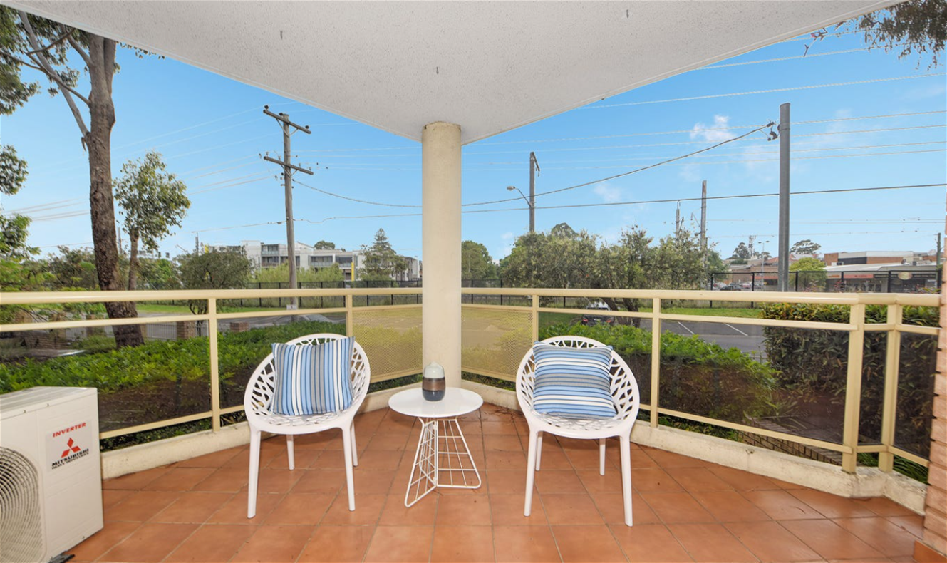 Stylish, Spacious and Conveniently Located 6