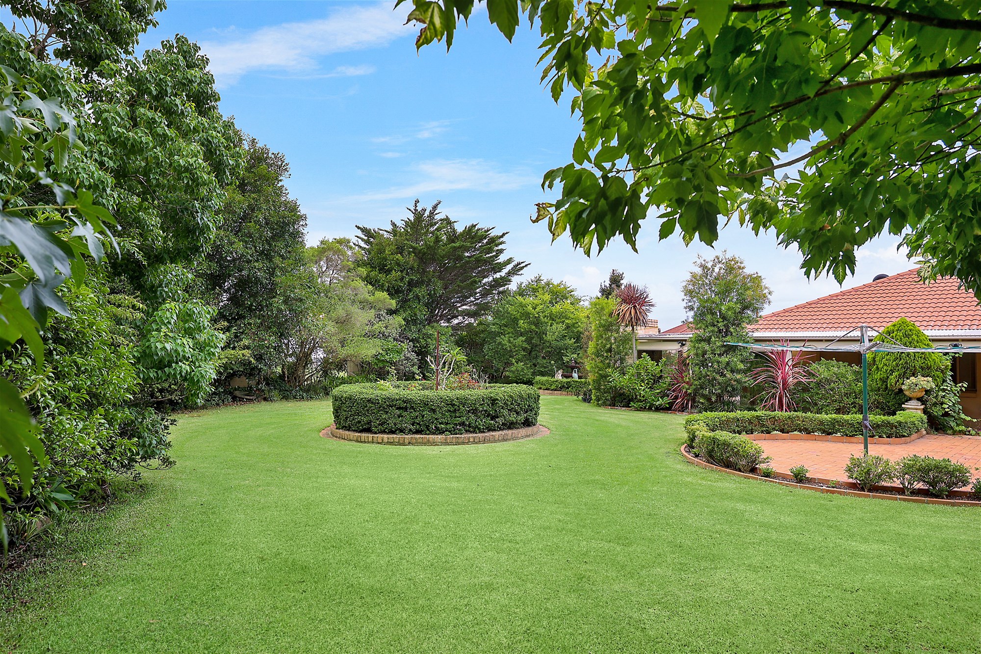 Country style living so close 4