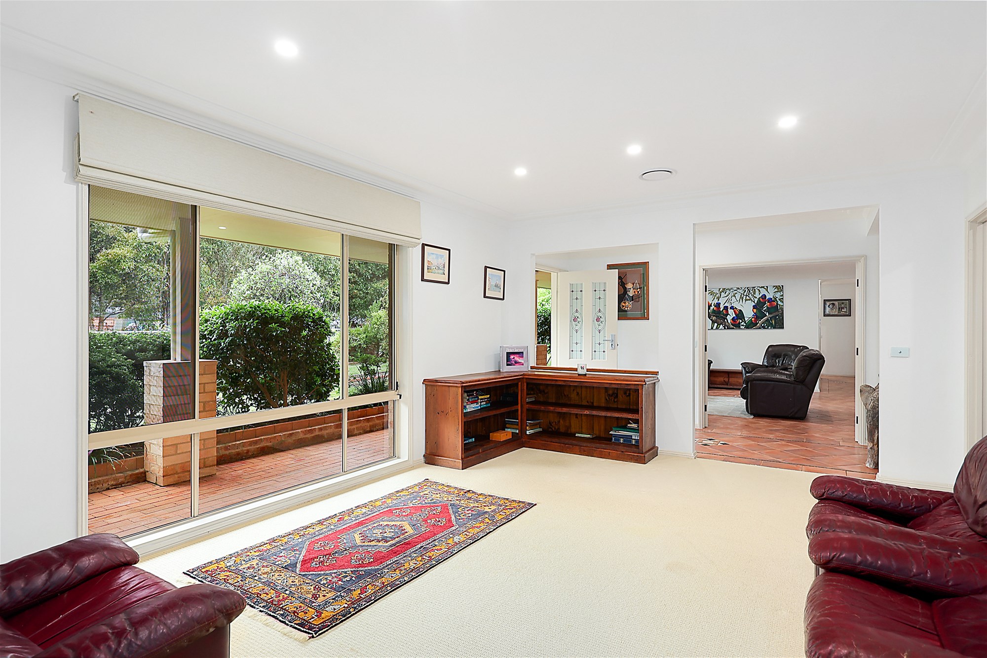 Country style living so close 5