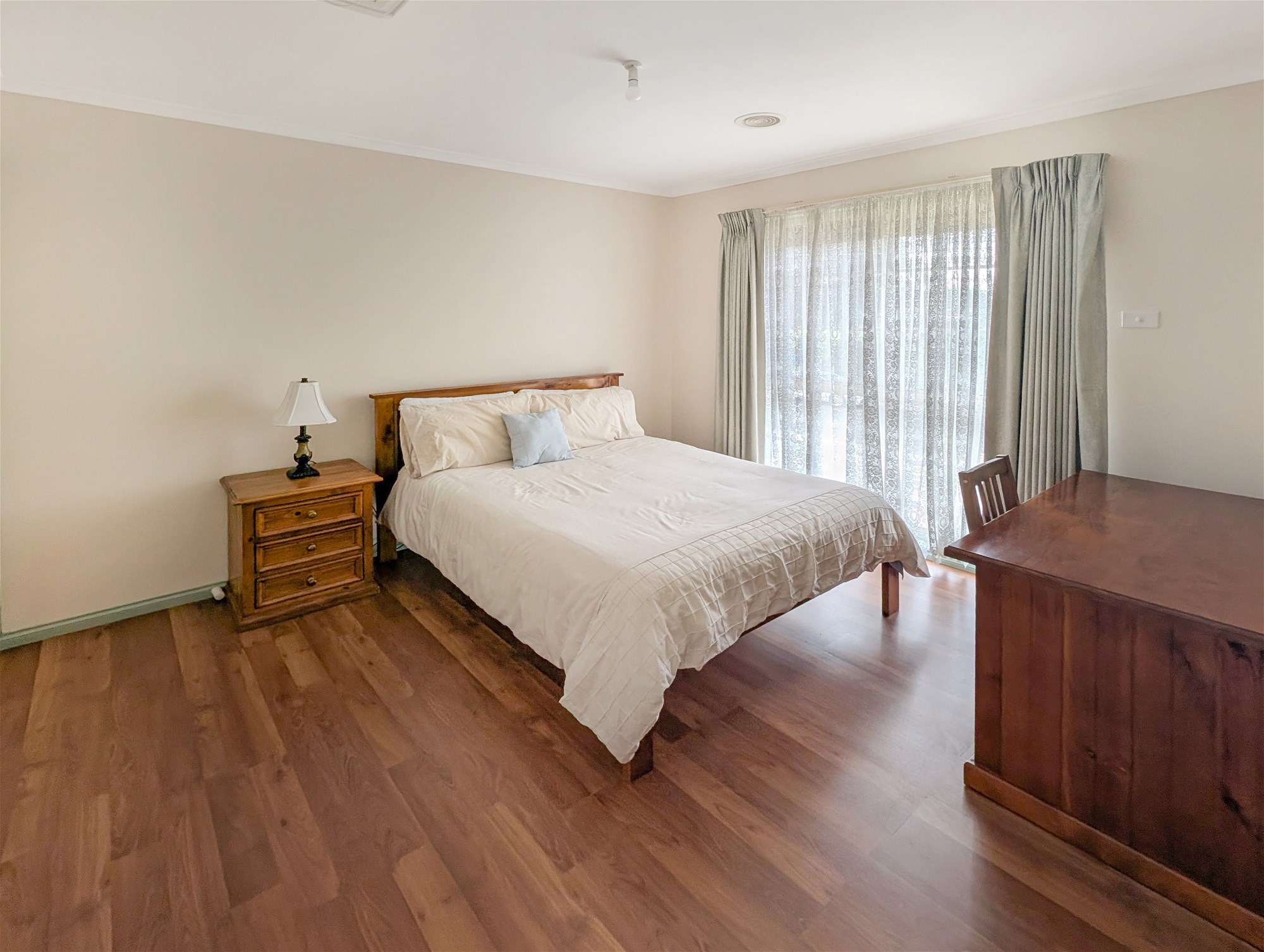 “Charming Family Home in Prime 6