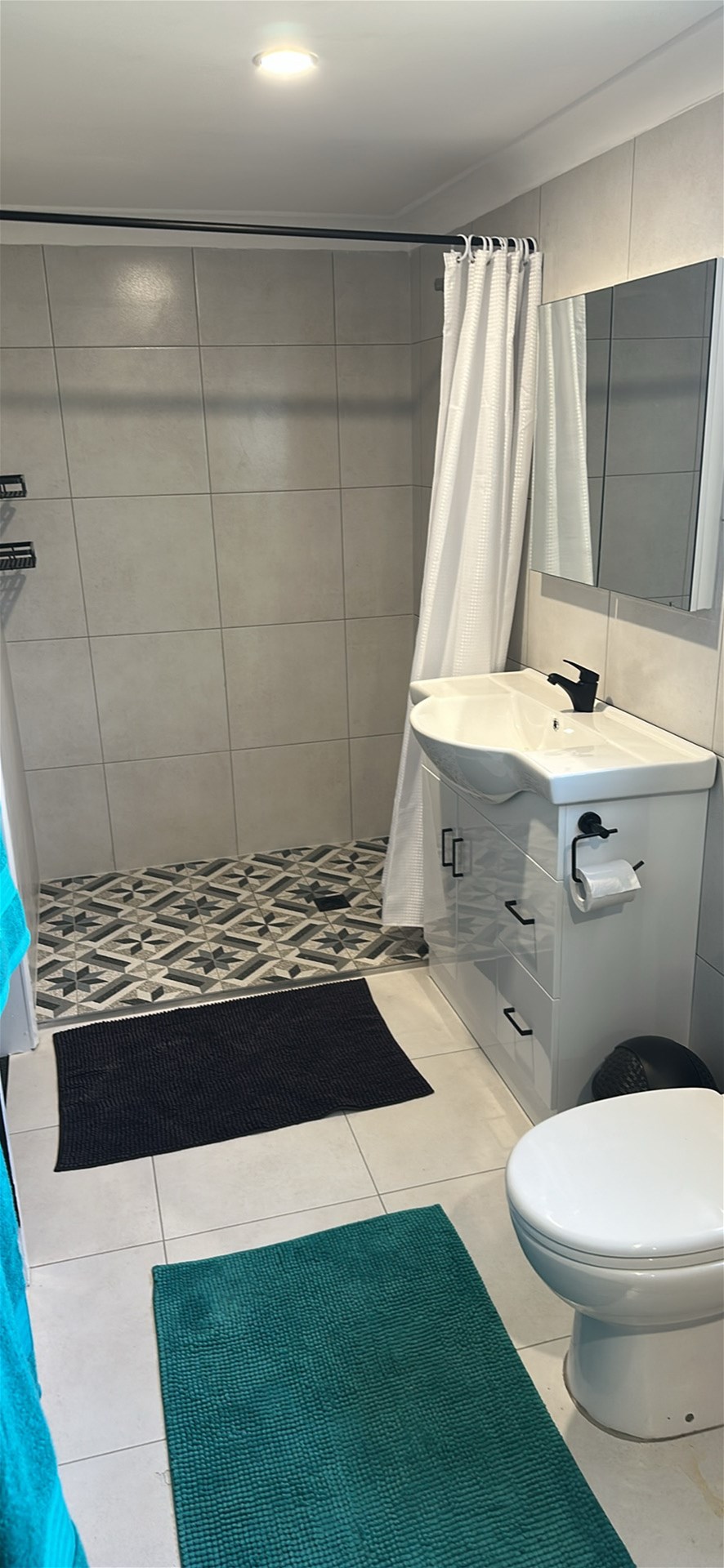 FULLY RENOVATED HOME WITH A 21