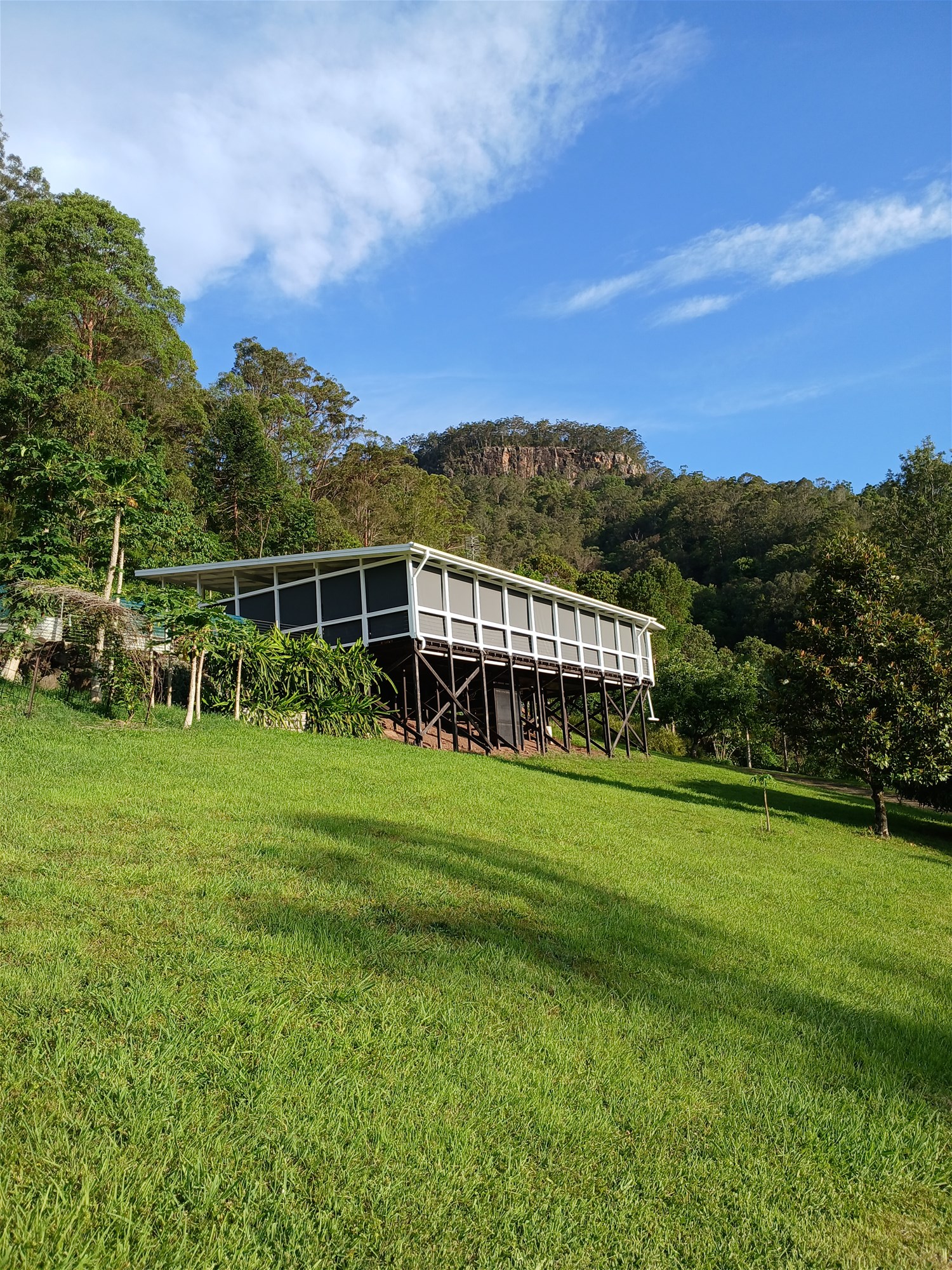 QUALITY OFF GRID HOME AND 14