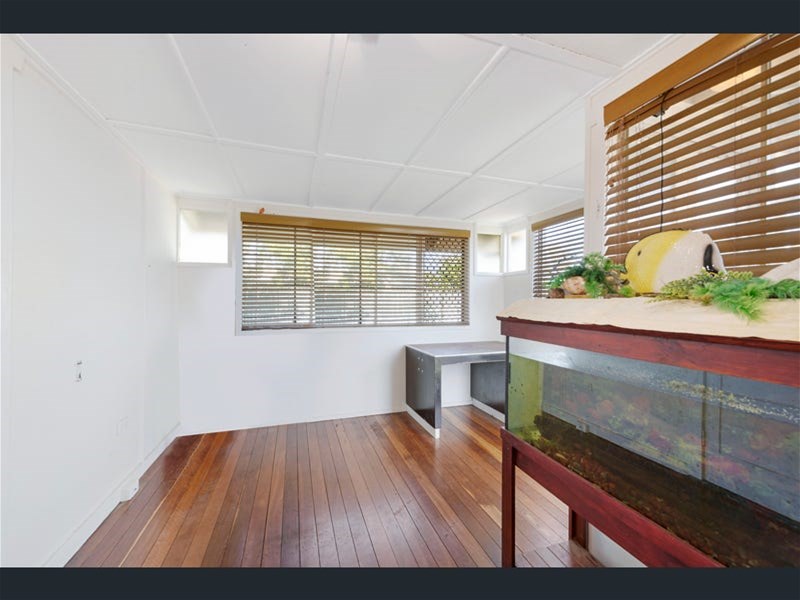 Post-War Queenslander Cottage Millbank – 12