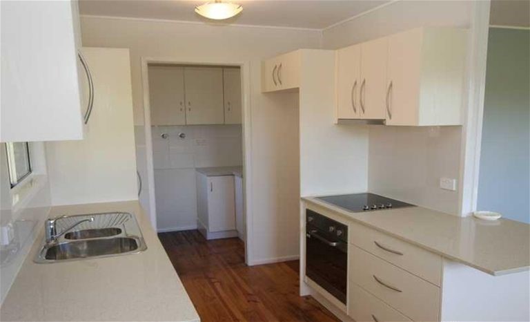 Charming Elevated Queenslander in Ashmore 6