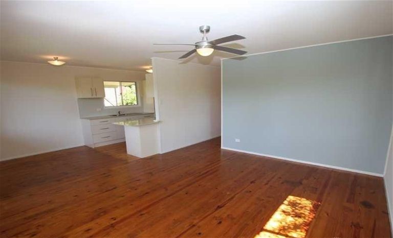 Charming Elevated Queenslander in Ashmore 9