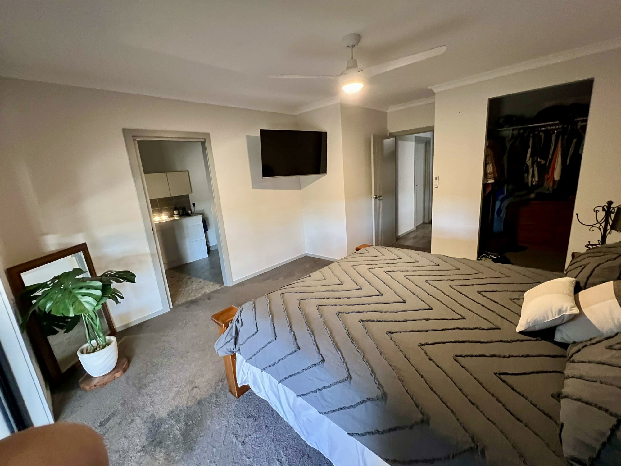 Elegant Semi Rural Family Living 12