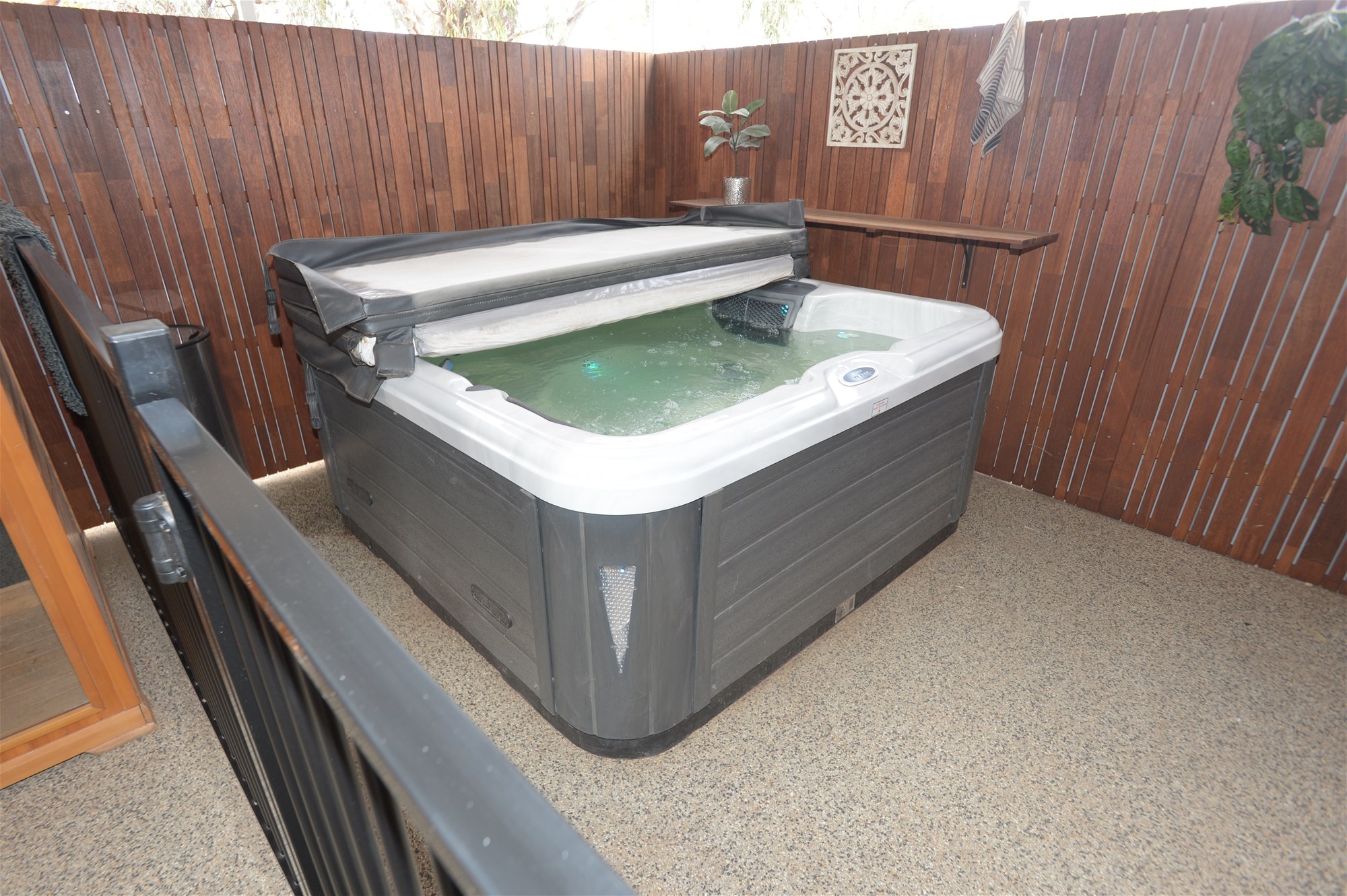 Elegant Semi Rural Family Living 13