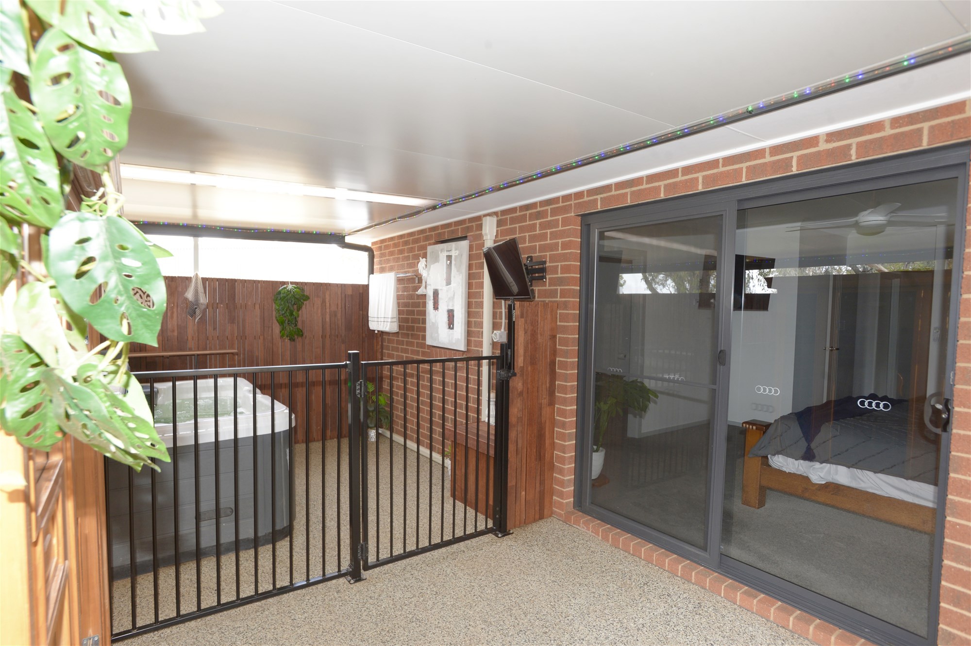 Elegant Semi Rural Family Living 14