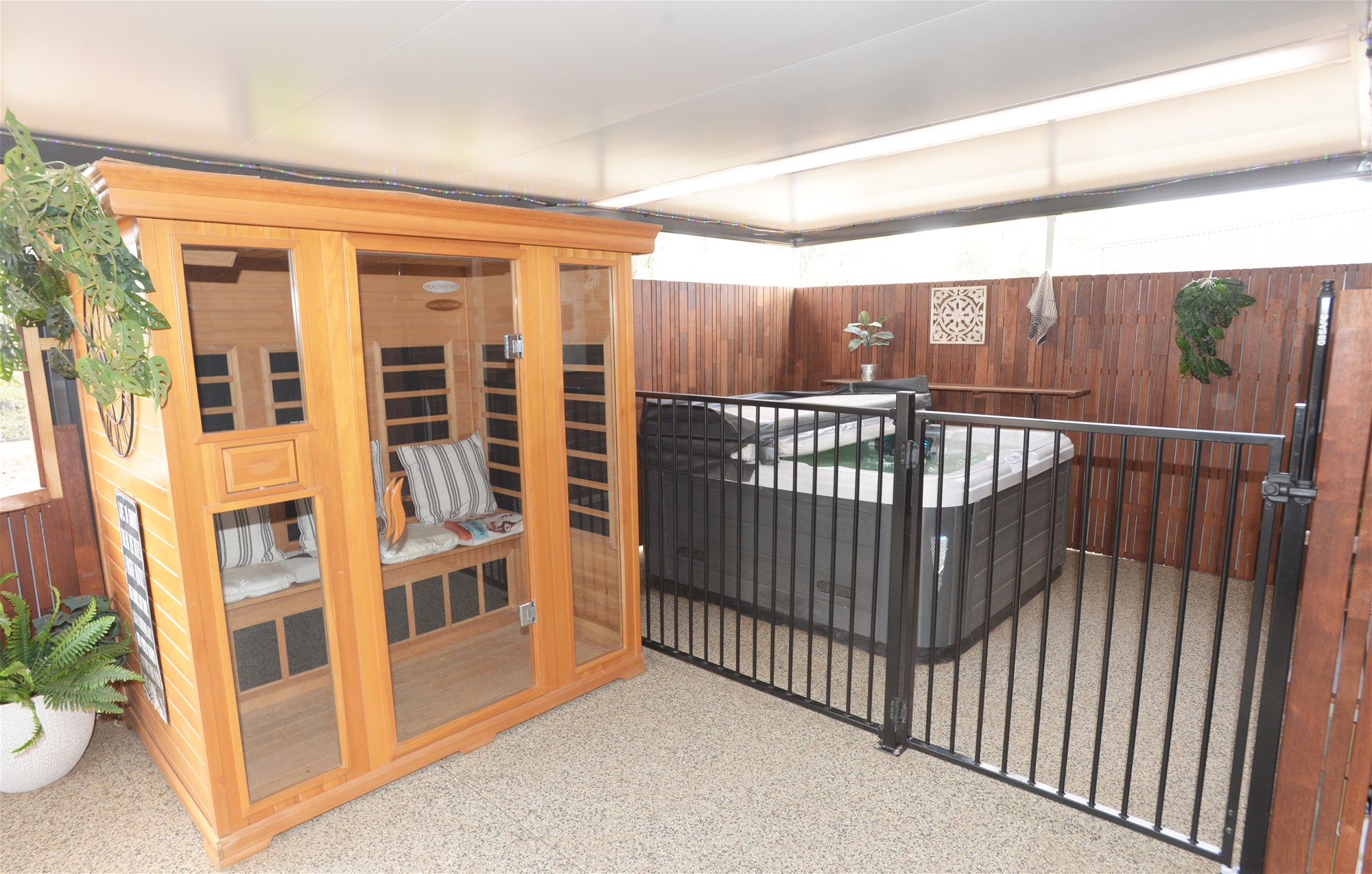 Elegant Semi Rural Family Living 36