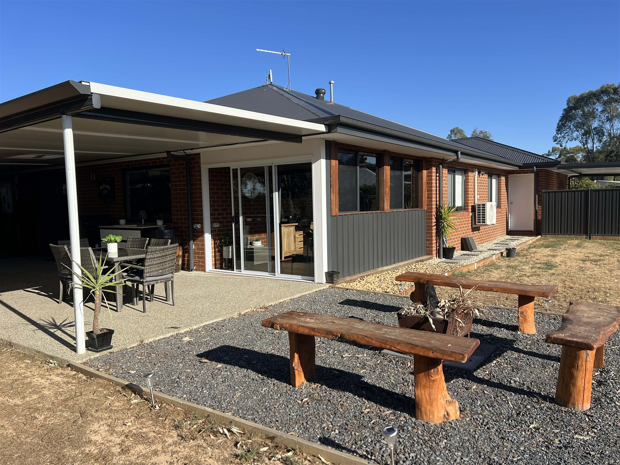 Elegant Semi Rural Family Living 18