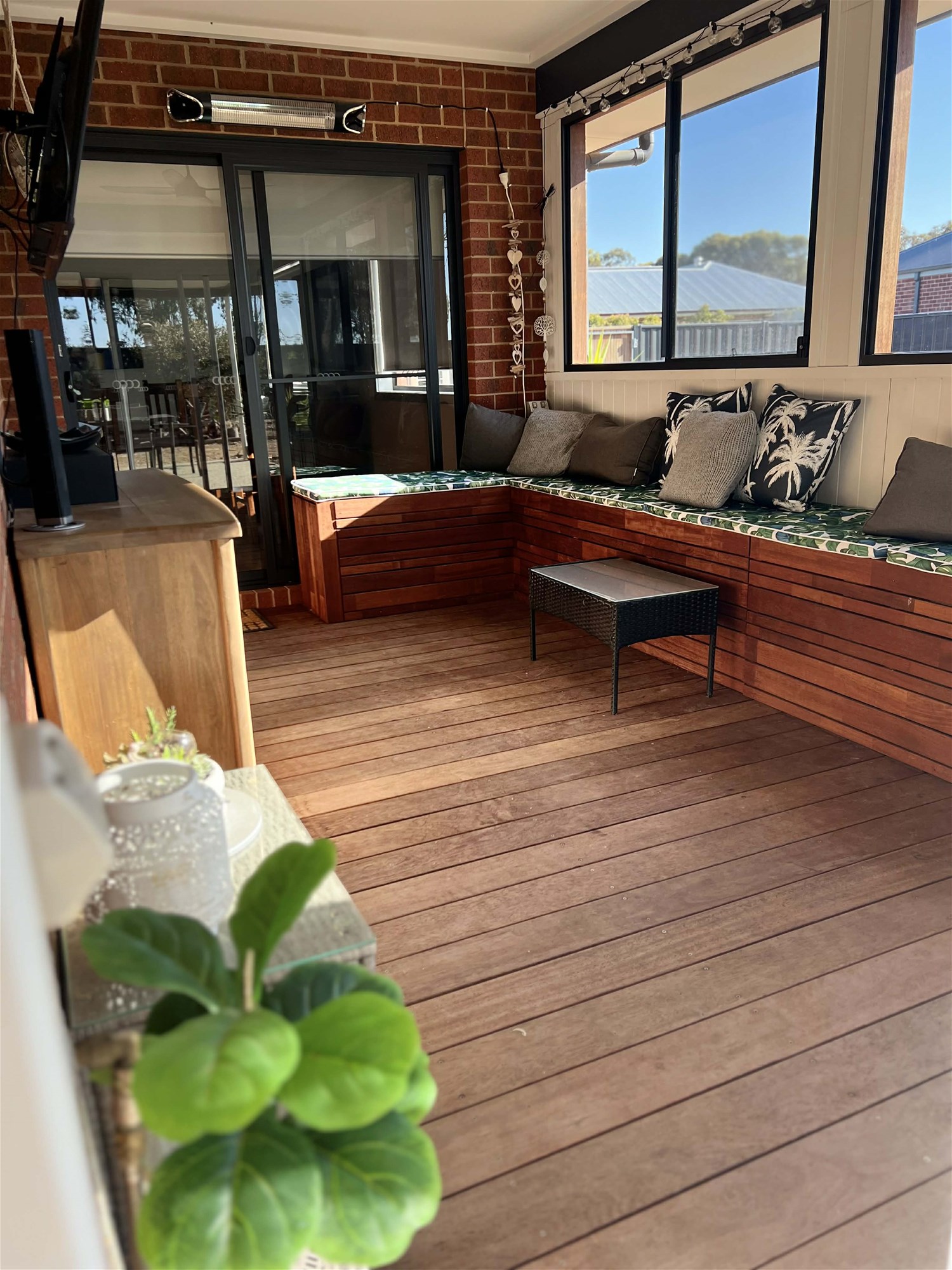 Elegant Semi Rural Family Living 22