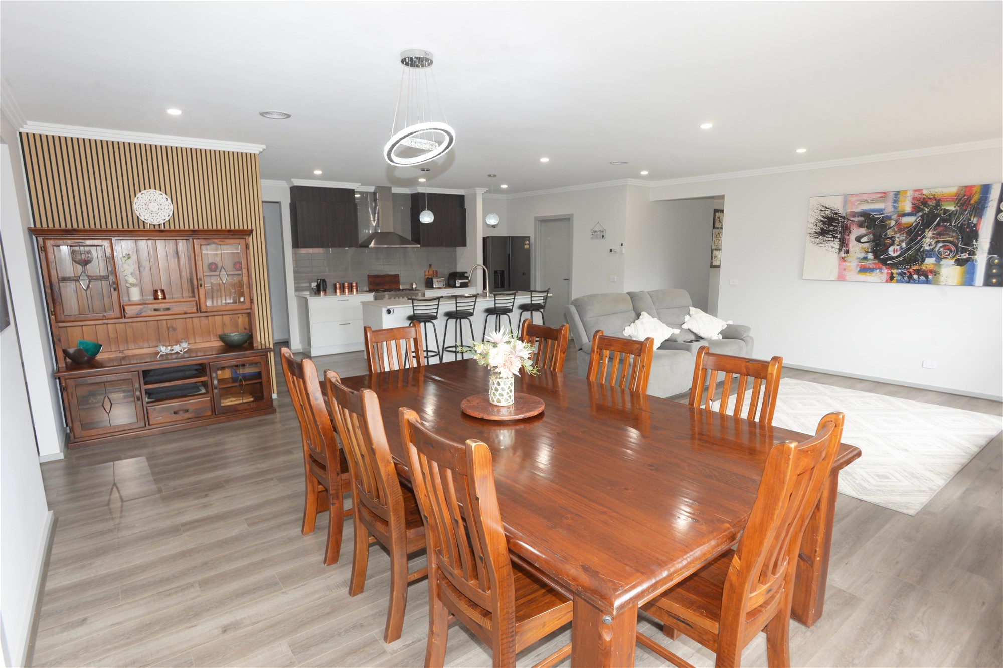 Elegant Semi Rural Family Living 24