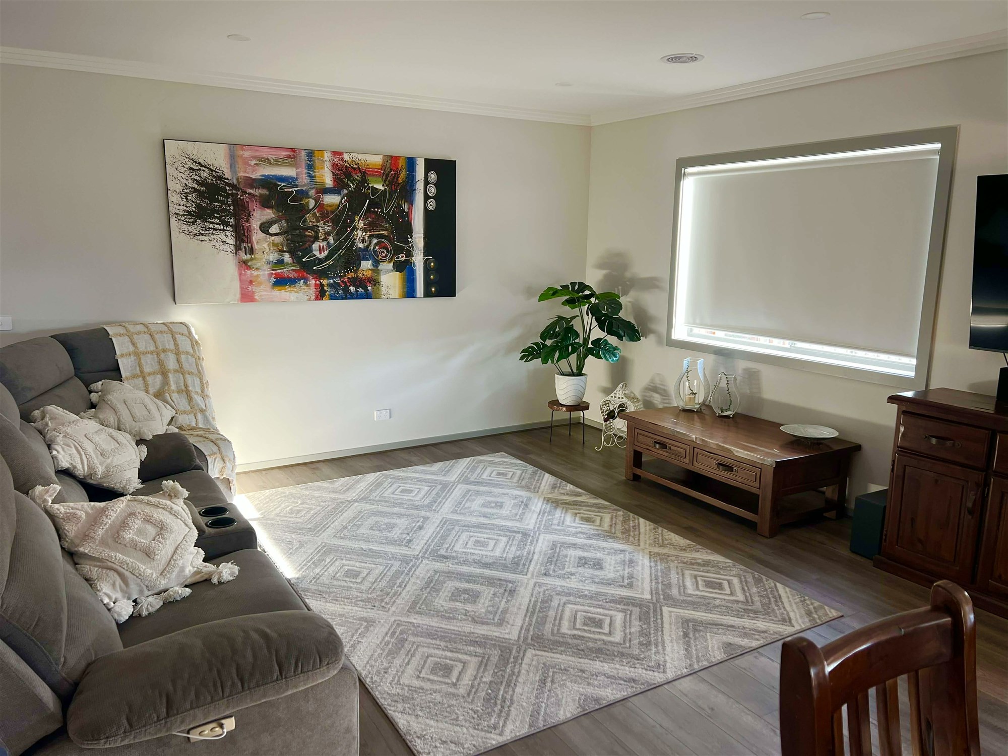 Elegant Semi Rural Family Living 26