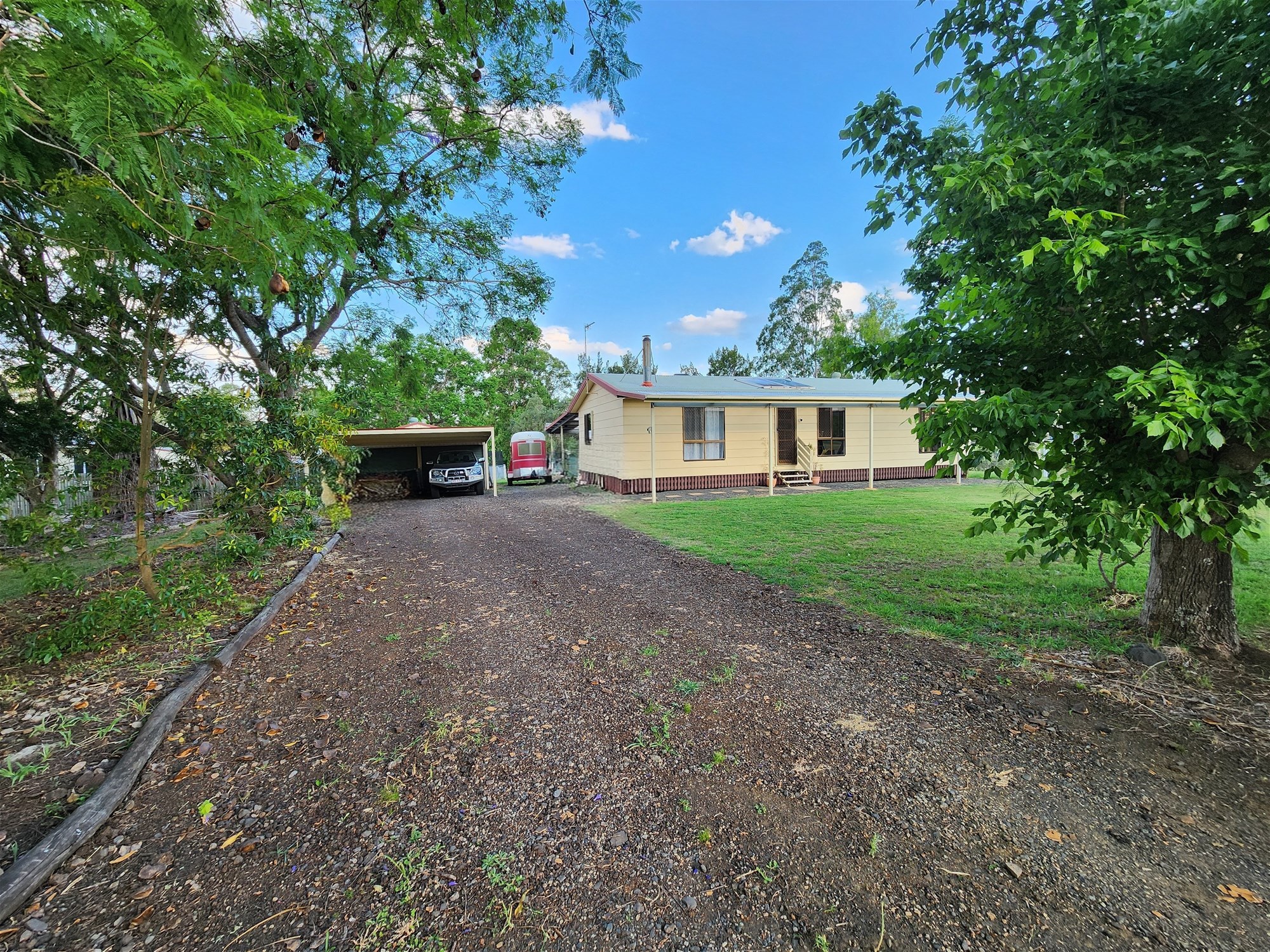 The Perfect Small Acreage Lifestyle & Horse Property in Withcott