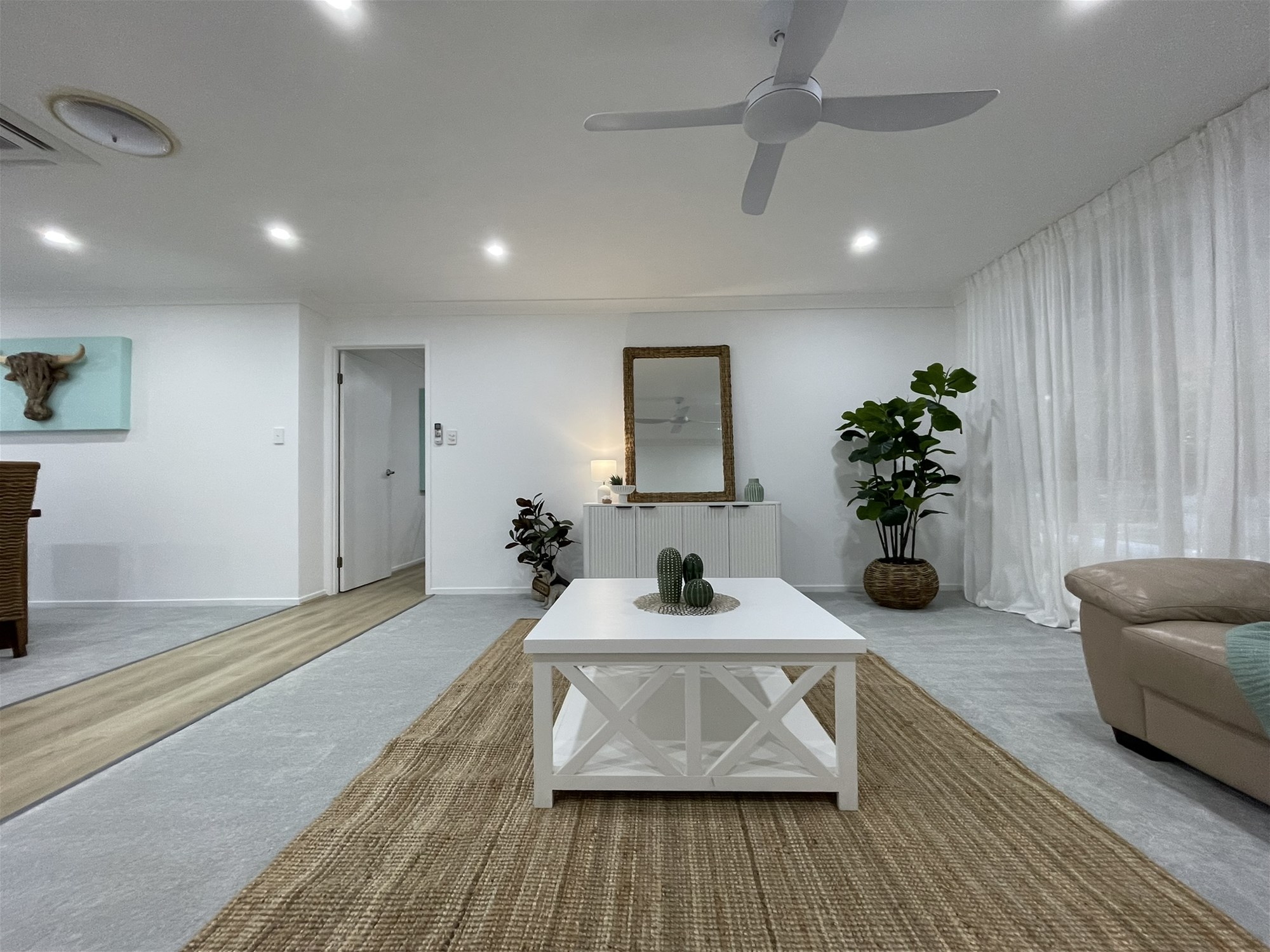 Spacious Family Home with 2-Bed 9