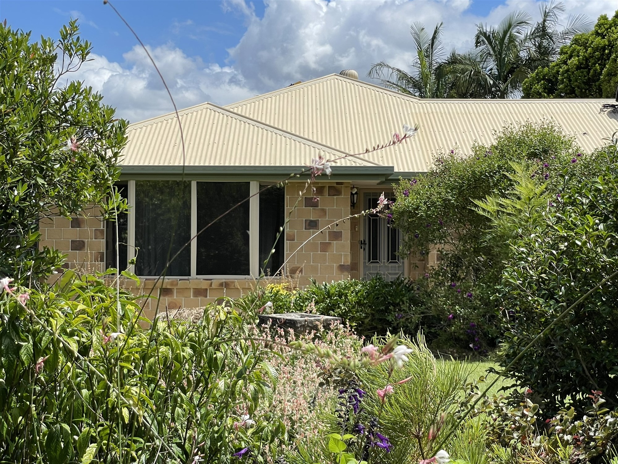 Spacious Family Home with 2-Bed 3