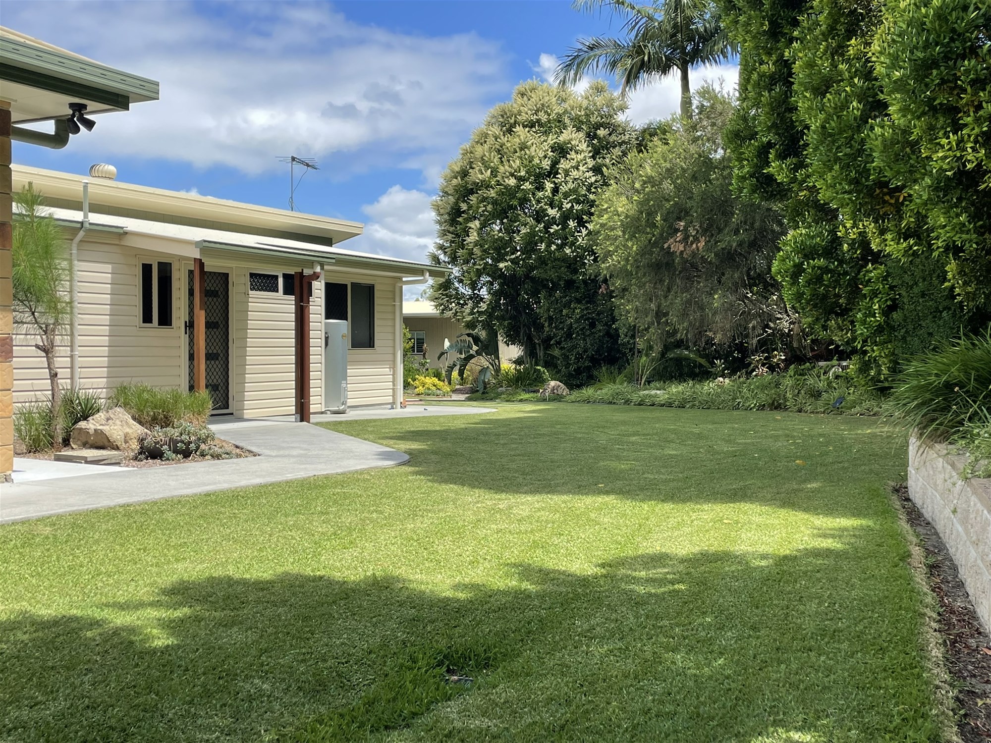 Spacious Family Home with 2-Bed 38