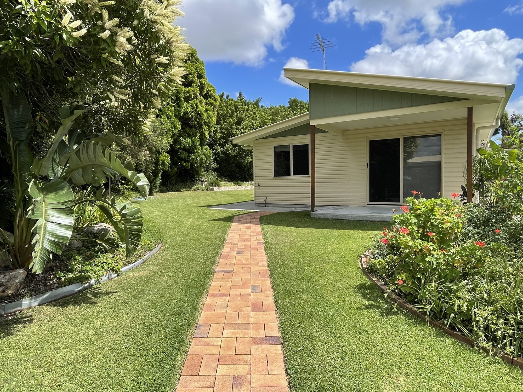 Spacious Family Home with 2-Bed 26