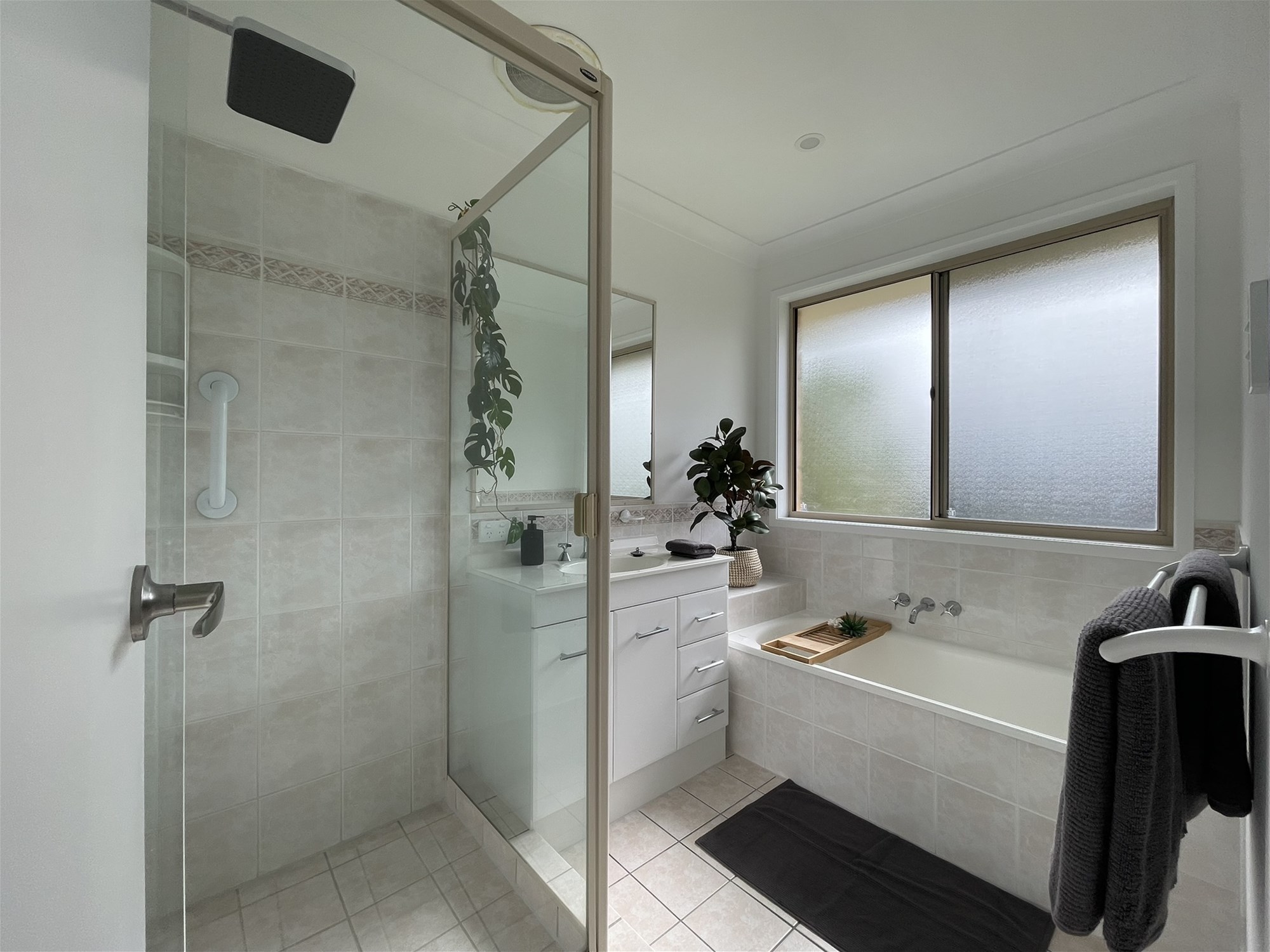 Spacious Family Home with 2-Bed 18