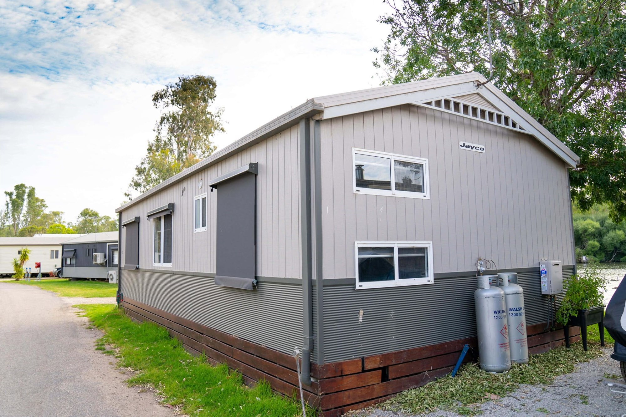 Fully Furnished Lakeside Escape – Cabin 61, Nagambie Lakes